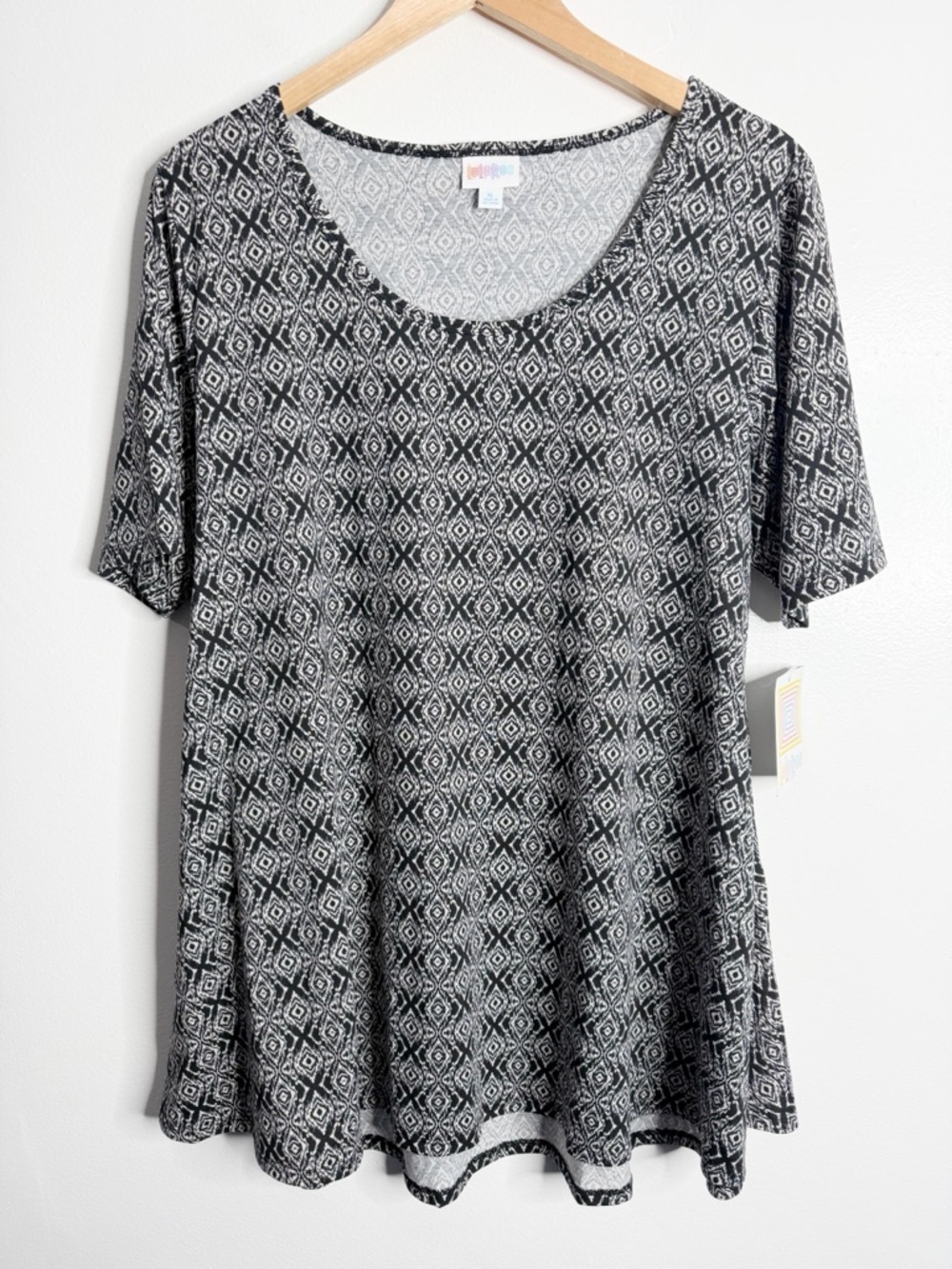 NWT Lularoe Perfect T Short Sleeves Tunic Side Slit XL Flowy Boho Minimalist
